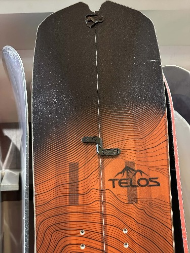 Telos DST 22 162 splitboard + skins