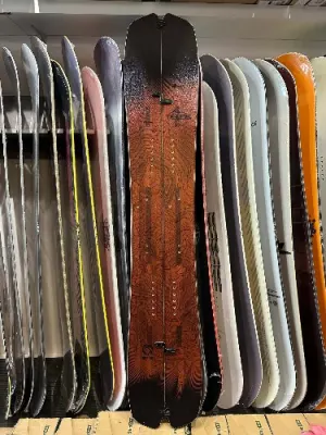Telos DST 22 162 splitboard + skins
