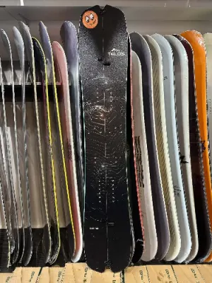 Telos DST splitboard 24 162 + skins