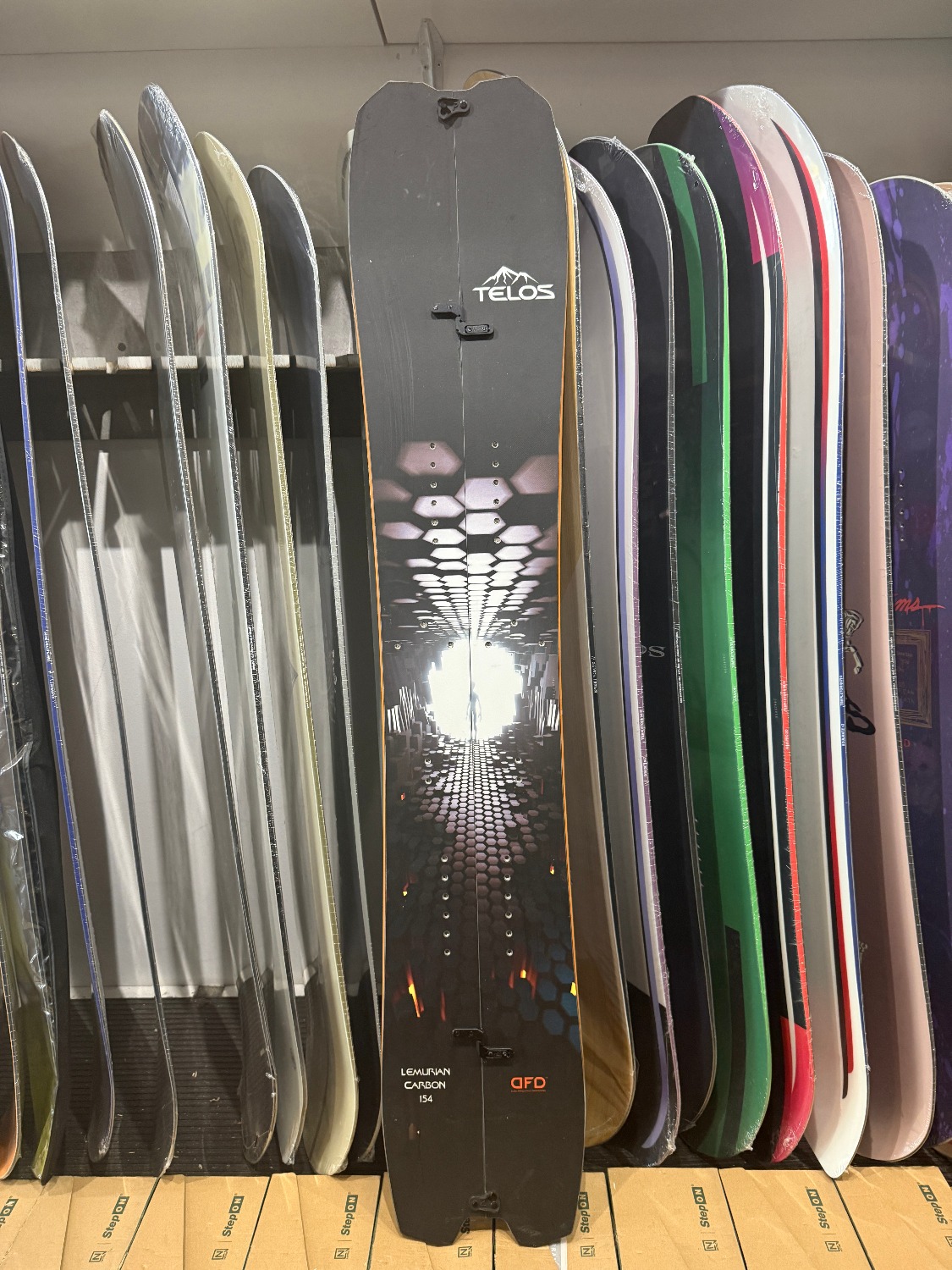 Telos Lemurian Carbon DFD 154 splitboard + skins
