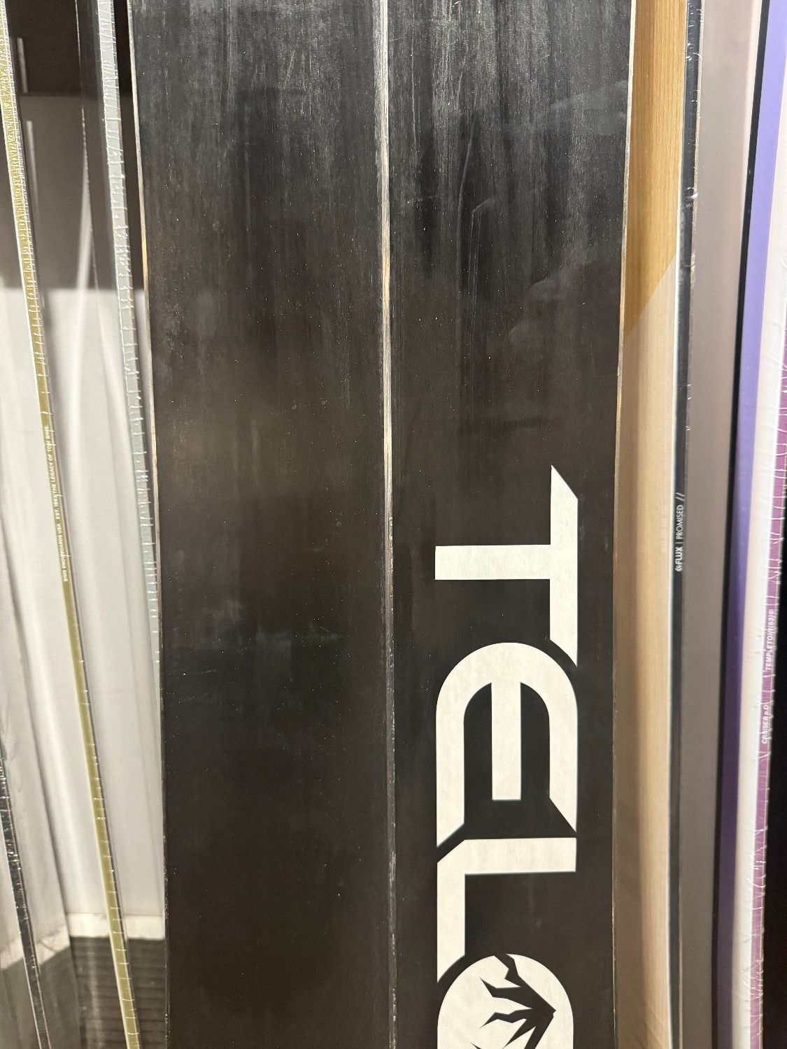 Telos Lemurian Carbon DFD 154 splitboard + skins