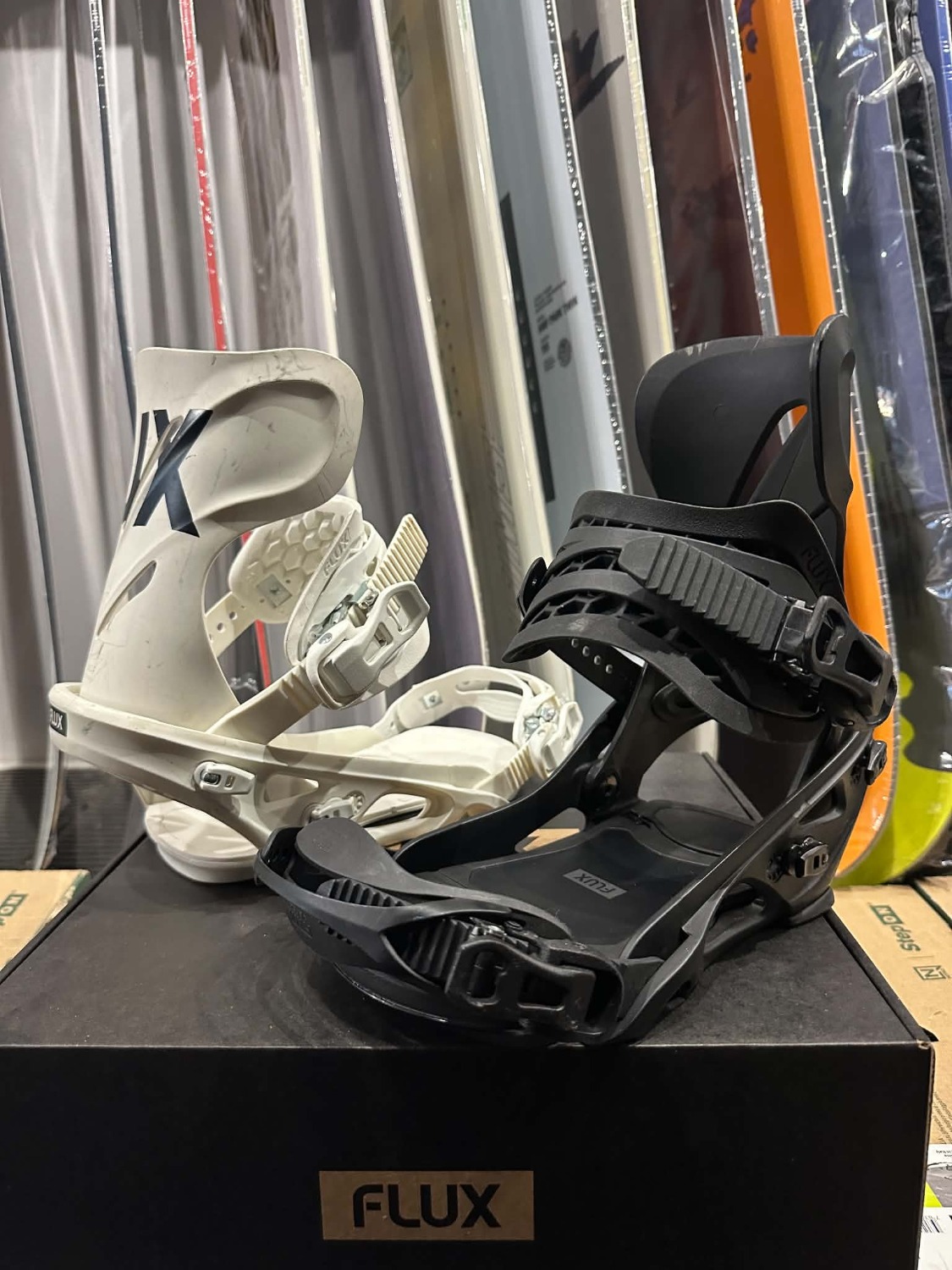 Flux GT white/black M demo